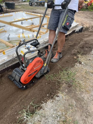 Husqvarna LFV 80 Rüttelplatte / Verdichter mit 81kg in Teutschenthal und Umgebung günstig mieten! Faire Preise, super Service.