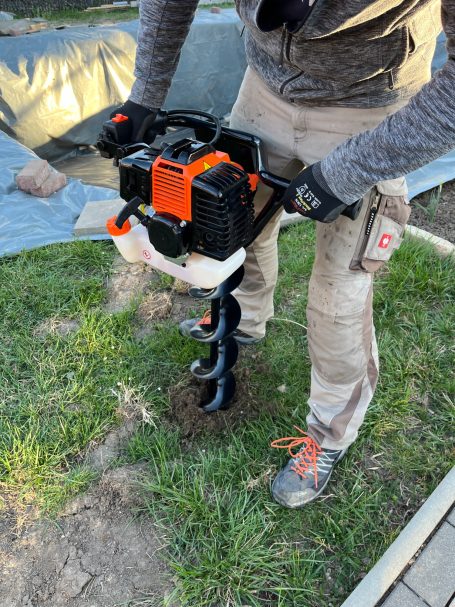 Erdlochbohrer Zaunbohrer von Atika mit 100, 200, 300mm Bohrer. LCW Maschinenverleih in Teutschenthal. Hochwertige Baumaschinen mieten!